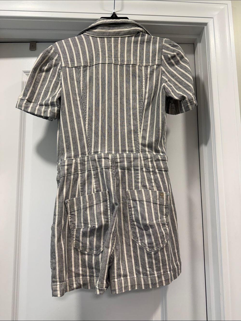 Striped Short Sleeve Romper in Gray and White